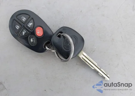 2020 Toyota Sienna Se from USA, damaged, VIN 5TDXZ3DC6LS066970